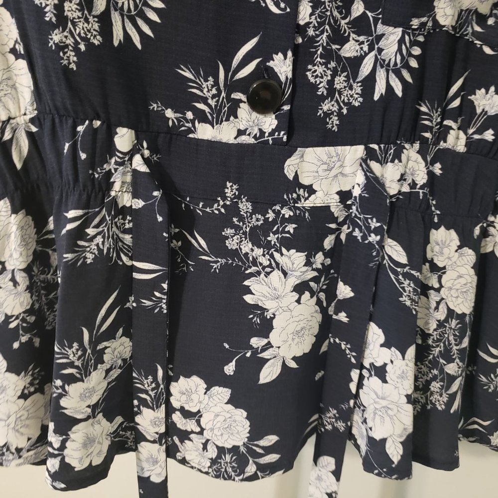 Sweet Rain Flower Blouse size L - Picture 4 of 6